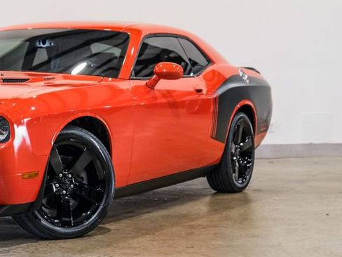 Used 2009 Dodge Challenger R/T image 16