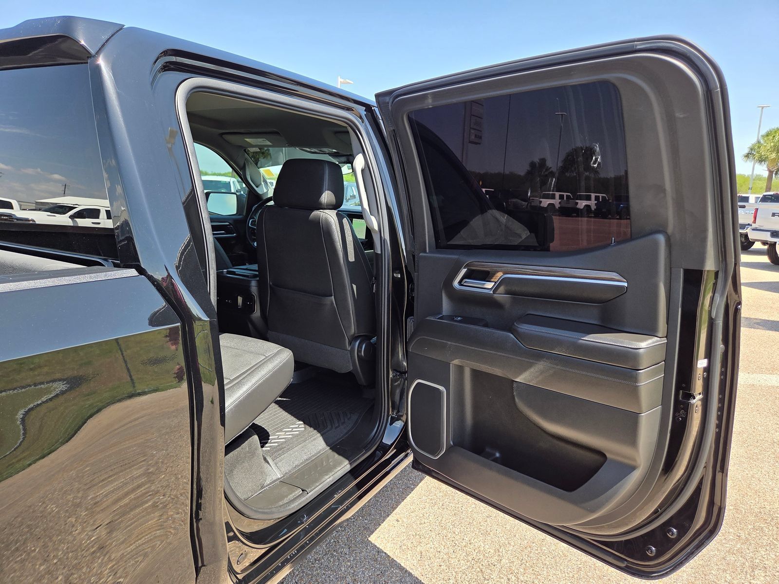 Used 2022 Chevrolet Silverado 1500 RST AWD/4WD image 19