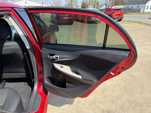 Used 2012 Toyota Corolla S image 14