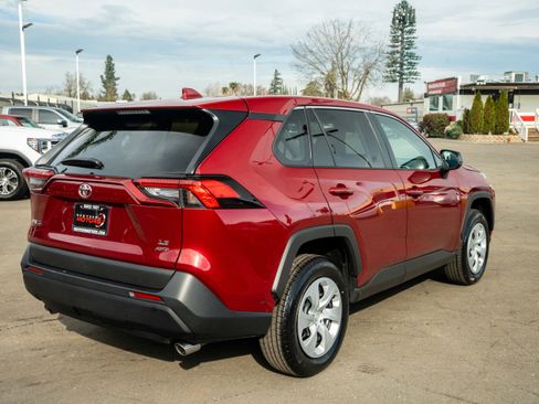 Used 2024 Toyota RAV4 LE image 13