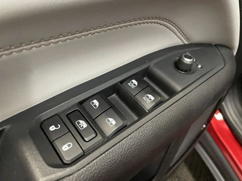 Used 2025 Jeep Compass Limited AWD/4WD image 28