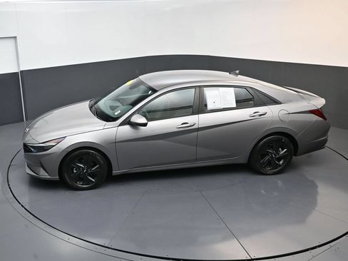 Certified 2023 Hyundai Elantra SEL FWD image 19