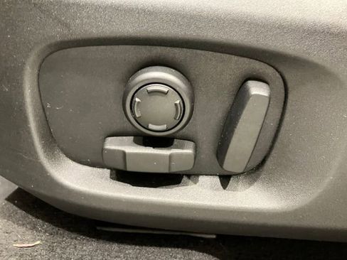 Used 2018 Land Rover Range Rover Evoque SE image 14