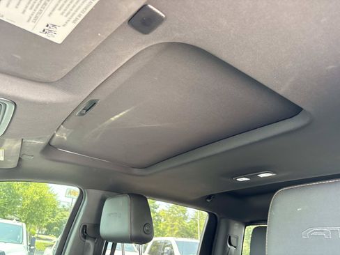 Used 2021 GMC Sierra 1500 AT4 w/ AT4 Premium Package AWD/4WD image 18
