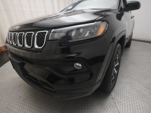Used 2024 Jeep Compass Latitude AWD/4WD image 22