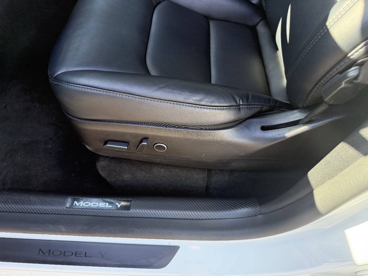 Used 2022 Tesla Model Y Long Range AWD/4WD image 14