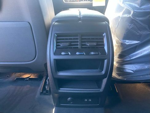 New 2026 BMW X5 xDrive40i w/ M Sport Package AWD/4WD image 8