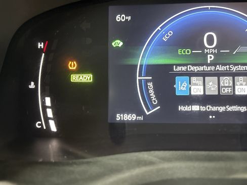 Used 2025 Toyota Camry SE FWD image 15