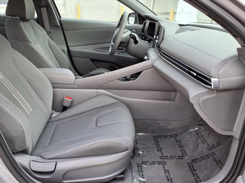 Used 2026 Hyundai Elantra Sport FWD image 9