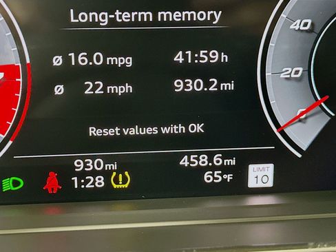 Used 2025 Audi S8 AWD/4WD image 22