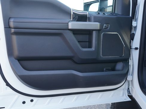 Used 2022 Ford F350 Platinum w/ FX4 Off-Road Package image 18