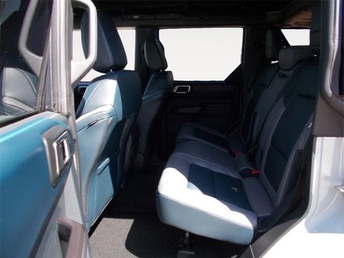 New 2024 Ford Bronco Outer Banks AWD/4WD image 10