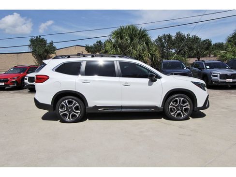 Used 2025 Subaru Ascent Limited AWD/4WD image 7