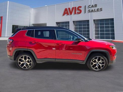 Used 2025 Jeep Compass Limited image 5
