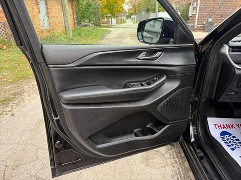 Certified 2024 Jeep Grand Cherokee L Laredo image 6