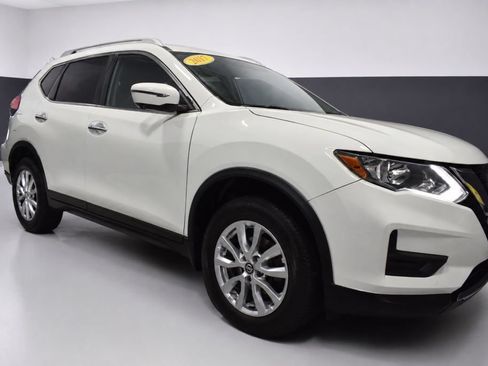 Used 2017 Nissan Rogue SV w/ Sun & Sound Touring Package AWD/4WD image 7
