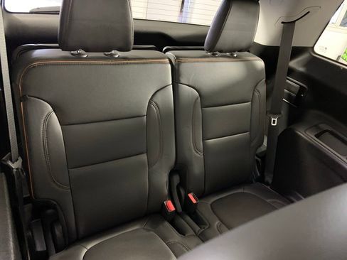 Used 2023 GMC Acadia AT4 w/ Technology Package AWD/4WD image 13