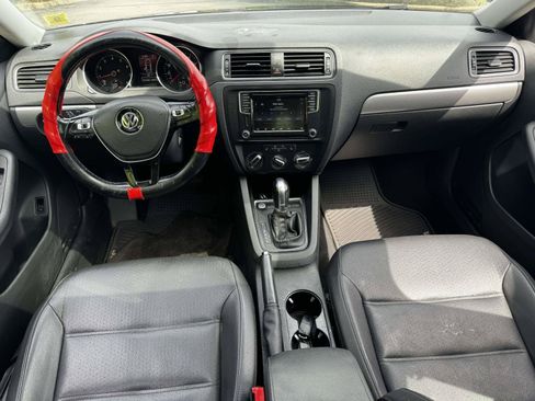 Used 2017 Volkswagen Jetta SE FWD image 11