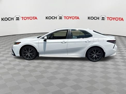 Used 2021 Toyota Camry SE FWD image 4