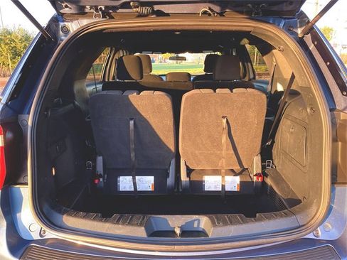 Used 2019 Ford Explorer XLT image 24