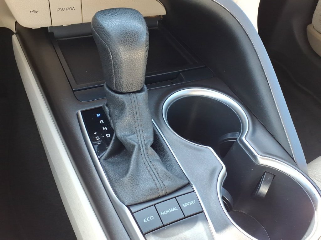 Used 2022 Toyota Camry LE FWD image 8