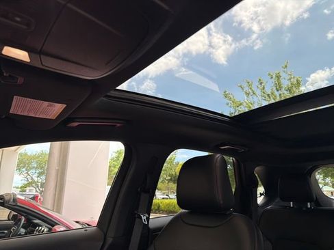 Used 2024 Ford Edge ST-Line AWD/4WD image 5