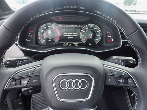 New 2025 Audi Q7 3.0T Prestige image 17
