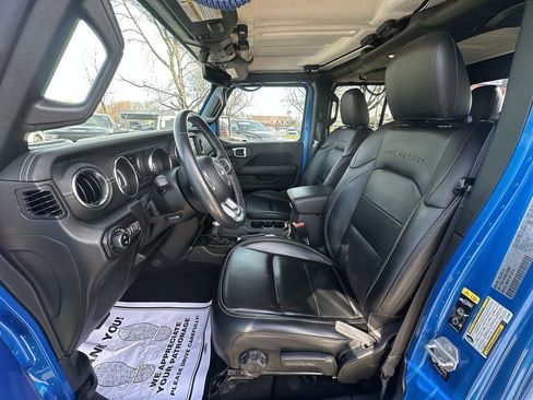 Used 2022 Jeep Gladiator Overland w/ Popular Equipment Package image 11