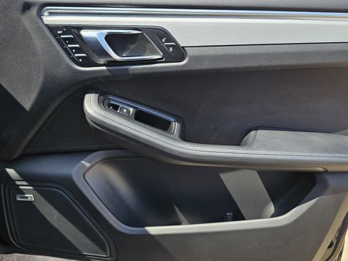 Used 2016 Porsche Macan Turbo w/ Premium Package Plus image 35