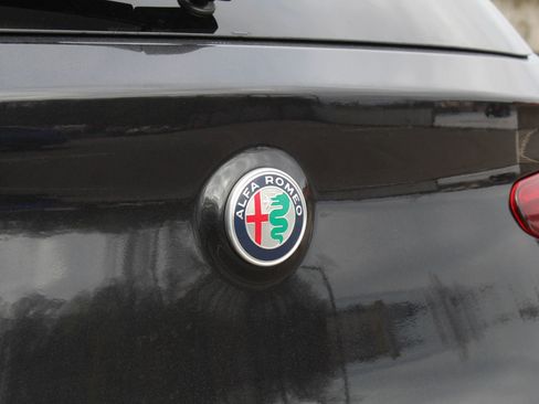 Used 2019 Alfa Romeo Stelvio Ti Lusso w/ Quick Order Package 22X Lusso AWD/4WD image 44