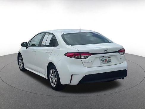 Used 2025 Toyota Corolla LE image 9
