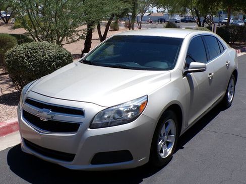 Used 2013 Chevrolet Malibu LT FWD image 3
