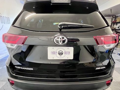Used 2019 Toyota Highlander SE AWD/4WD image 5