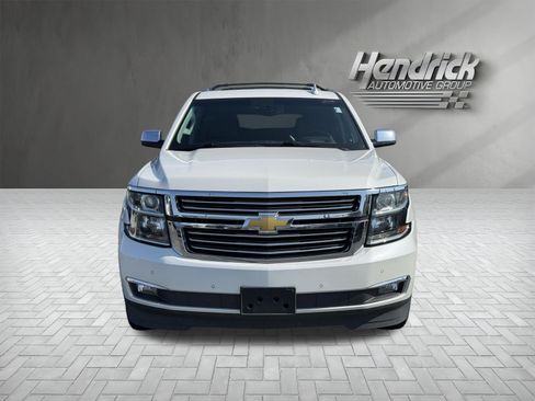 Used 2019 Chevrolet Suburban Premier w/ Premier Plus Edition RWD image 3