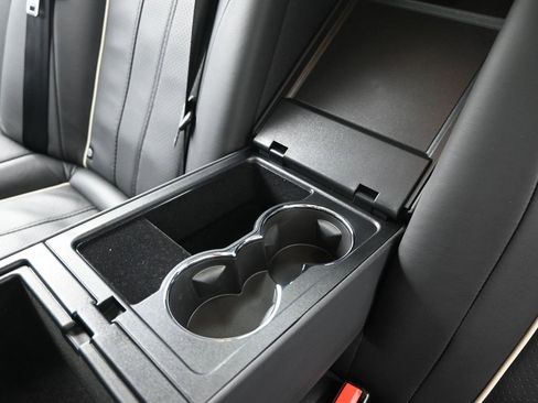 Used 2011 Jaguar XJ L image 18