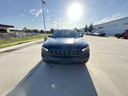 Used 2020 Jeep Cherokee Trailhawk w/ Cold Weather Group AWD/4WD image 15