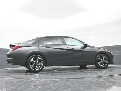 Used 2023 Hyundai Elantra SEL w/ Convenience Package FWD image 40