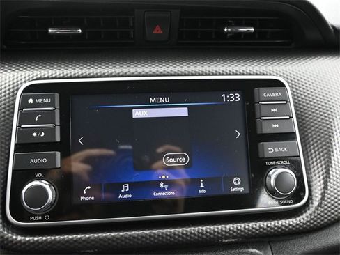 Used 2019 Nissan Kicks SV image 14