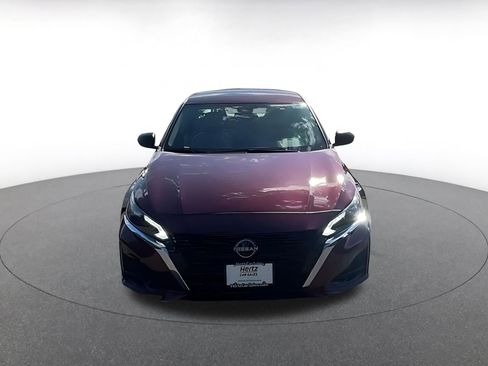 Used 2025 Nissan Altima 2.5 SV FWD image 4