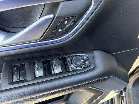 Used 2022 GMC Yukon SLT w/ SLT Premium Package image 42