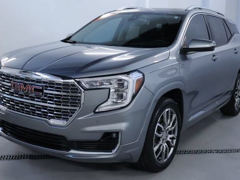 Used 2023 GMC Terrain Denali AWD/4WD image 3