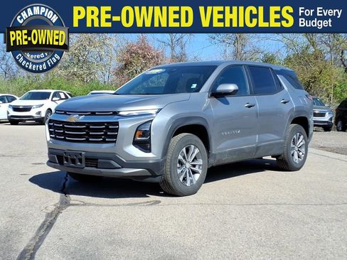 Used 2025 Chevrolet Equinox LT FWD image 1