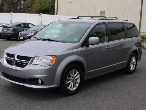Used 2020 Dodge Grand Caravan SXT image 4