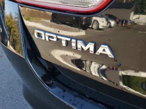 Used 2017 Kia Optima LX image 8