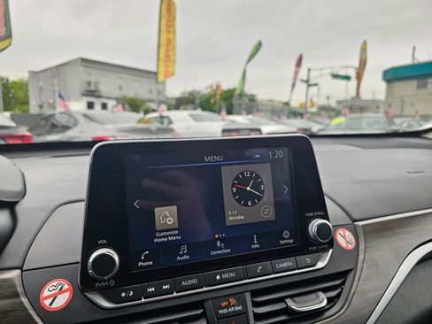 Used 2025 Nissan Altima 2.5 SV FWD image 24
