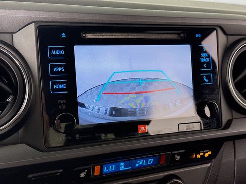 Used 2019 Toyota Tacoma TRD Sport AWD/4WD image 17