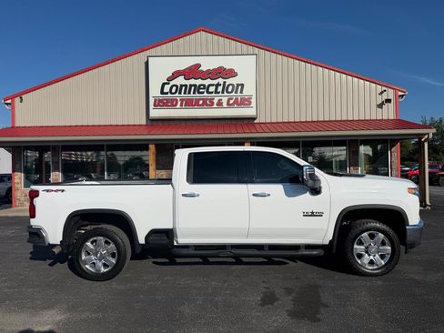 Used 2020 Chevrolet Silverado 2500 LTZ w/ LTZ Texas Edition AWD/4WD image 3