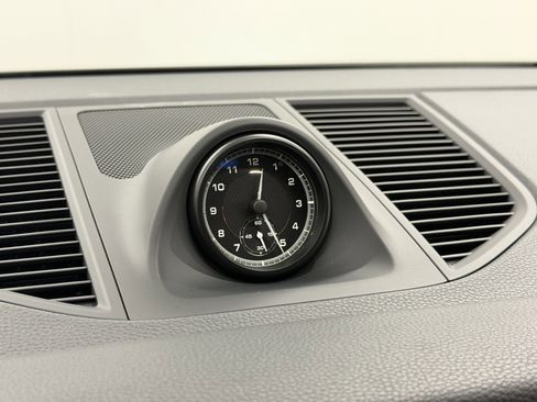 Certified 2025 Porsche Macan image 51