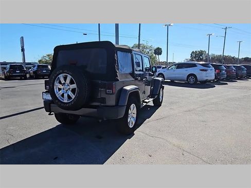 Used 2016 Jeep Wrangler Unlimited Sahara w/ Connectivity Group image 32