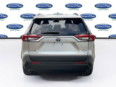 Used 2021 Toyota RAV4 XLE Premium AWD/4WD image 6